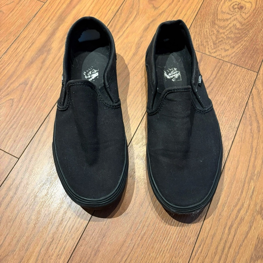 Black Slip-On vans